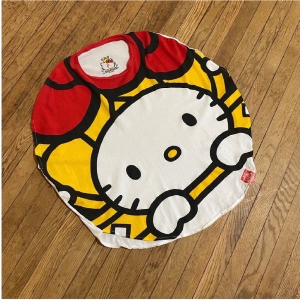 Hello kitty t shirt rare japan collaboration with dmop as seen on lady gaga